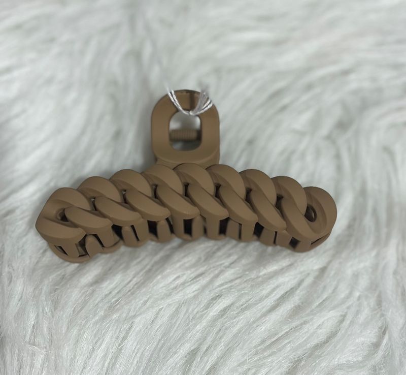 Tan Chain Inspired Claw Clip