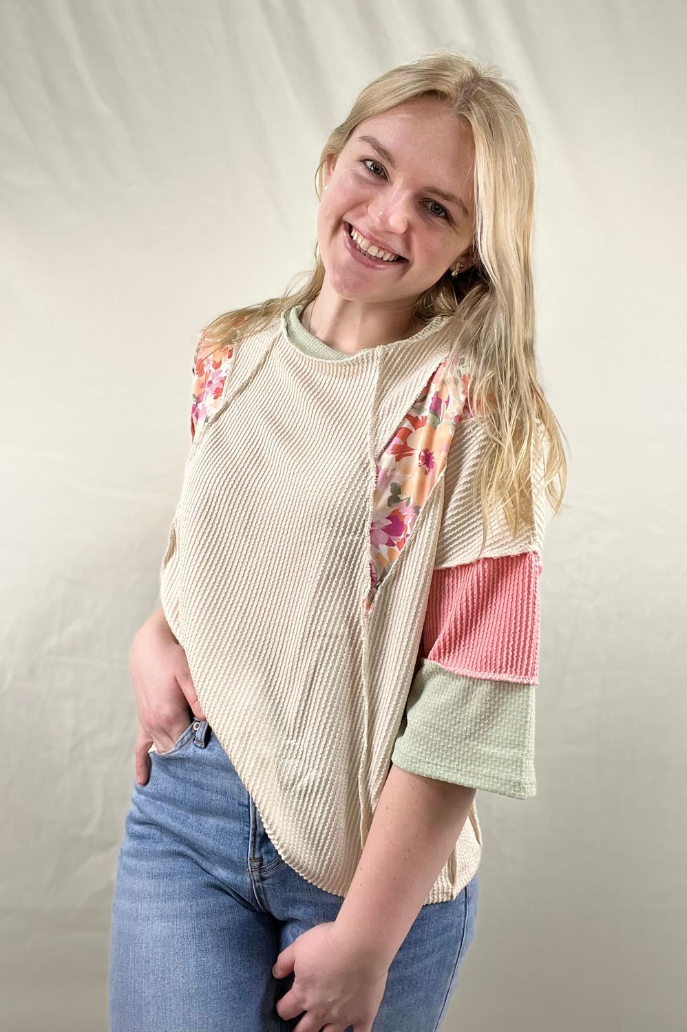 Oatmeal/Floral Accent Ribbed 3/4 Sleeve Top