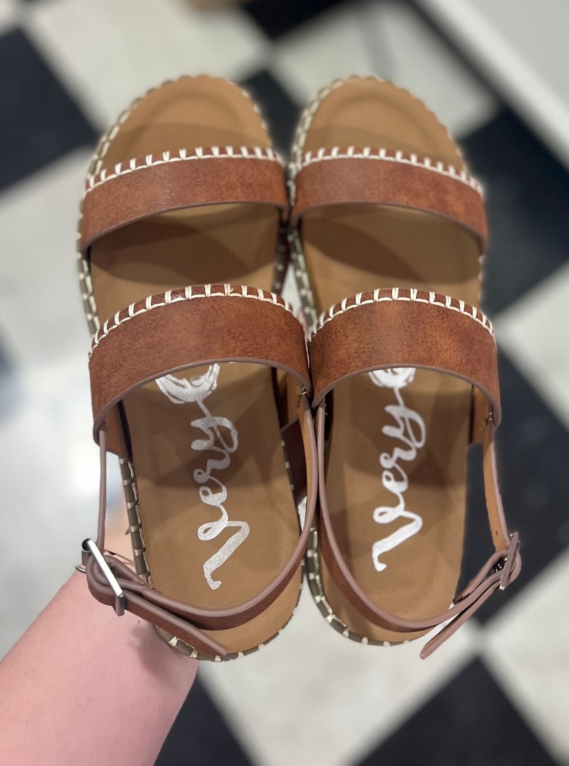 Yara Sandal in Tan