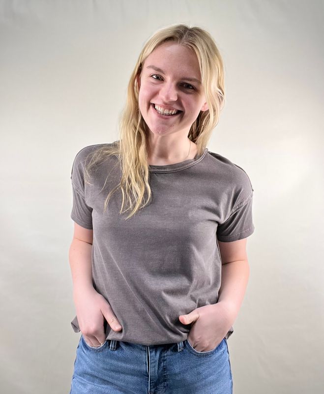Exposed Seam Tee in Charcoal