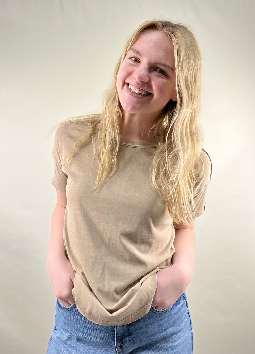 Exposed Seam Tee in Mocha