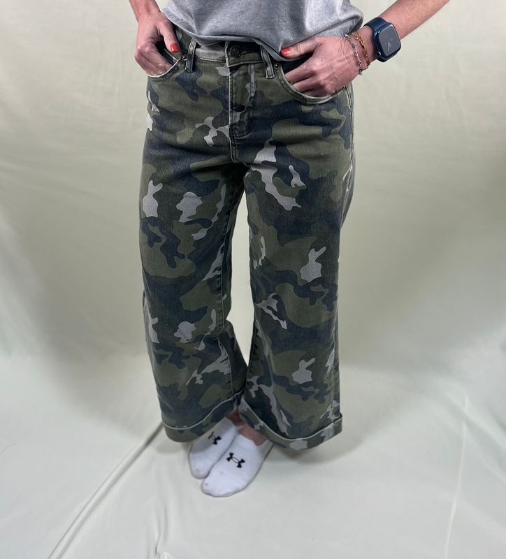 Camo Cropped Wide Leg Jeans