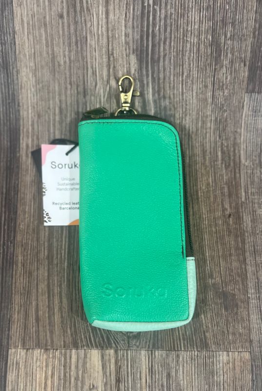 Nicole Wristlet in Green Mix