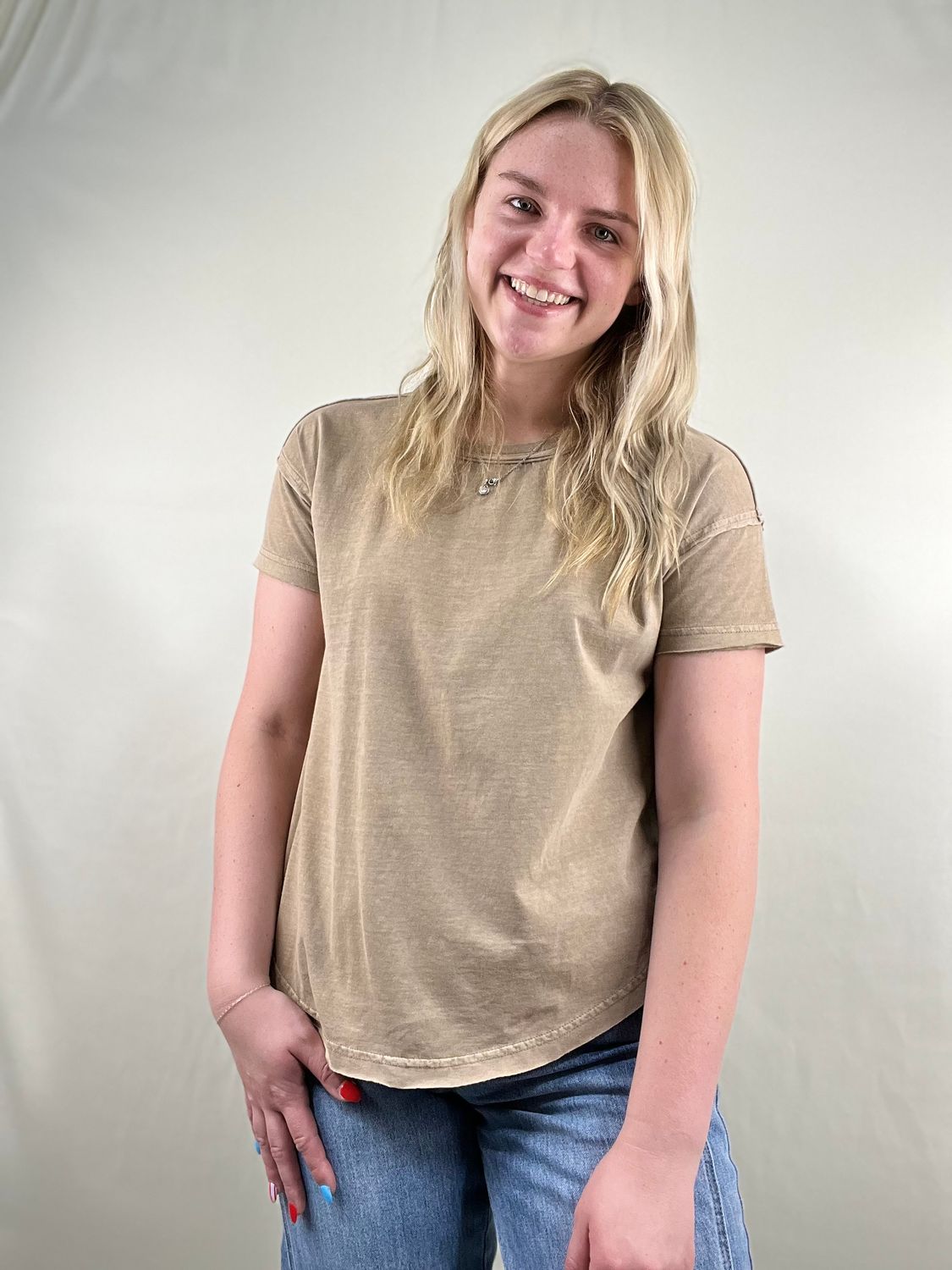 Exposed Seam Tee in Mocha