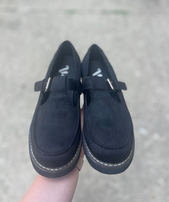 The Roni in Black