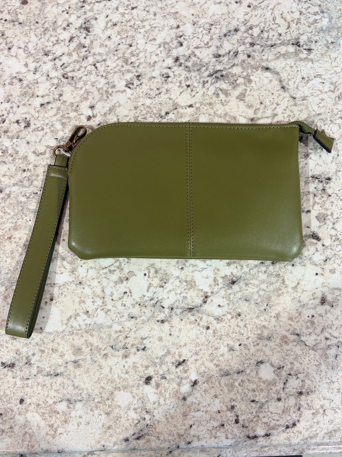 Olive Clutch