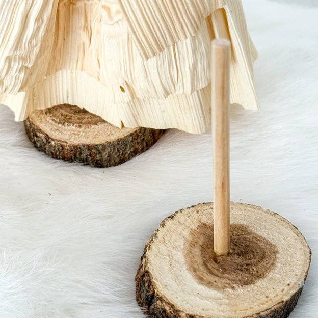 Wood Stand for Corn Husk Dolls &amp; Poppets