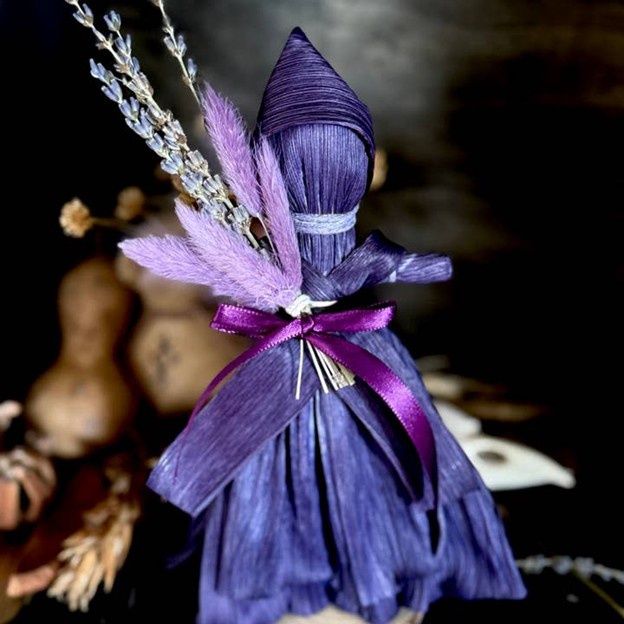 Spring Lavender Corn Husk Poppet
