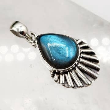 Labradorite Gemstone Pendant - Sterling Silver