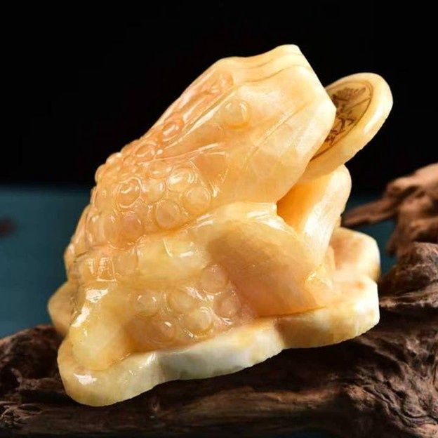 Orange Jade Wealth Toad Figurine