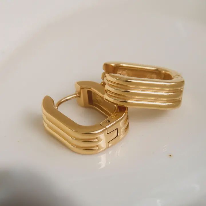 Noa - Gold Earring