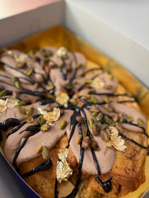 Dubai Chocolate King Cake