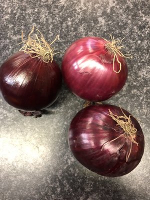 Red onions 450g 