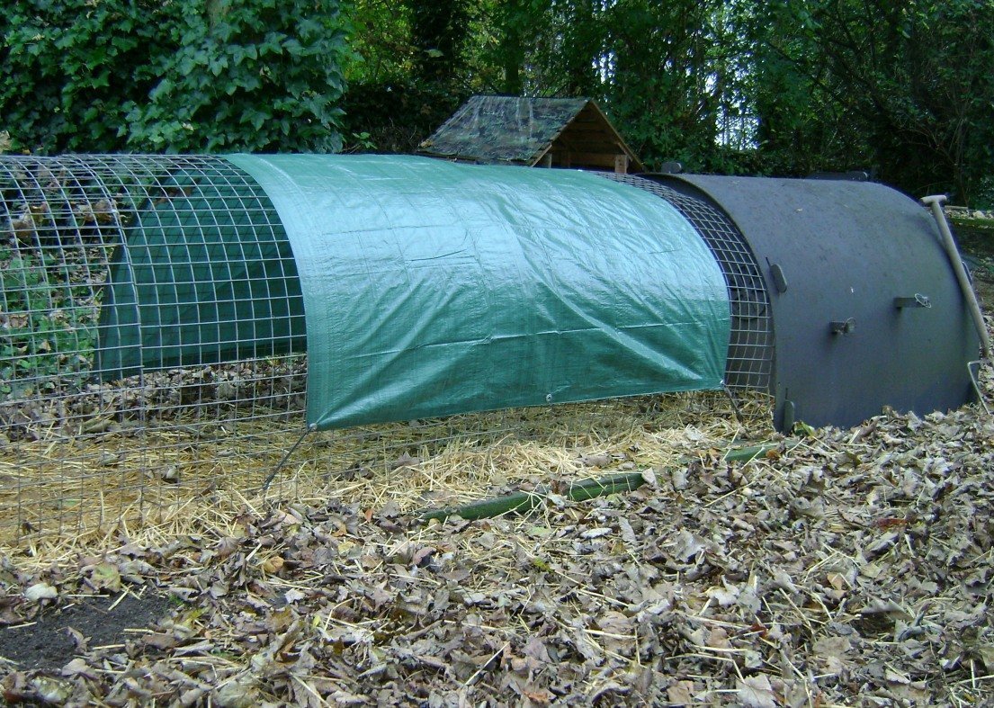 Chicken Run Cover with 6 hooks (GREEN) XL 1.7m x 1.7m