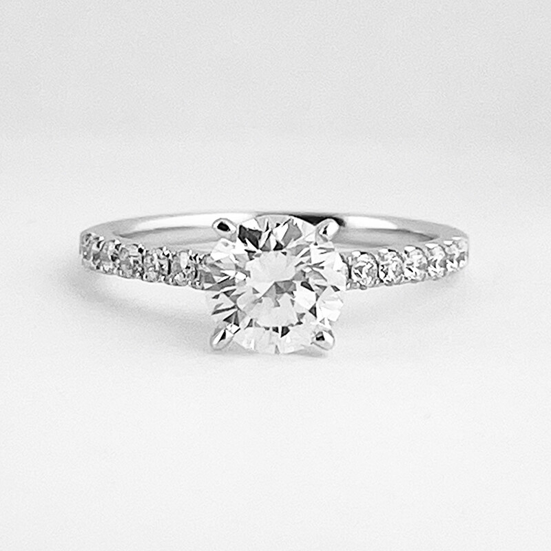 Round Cut Engagement Ring