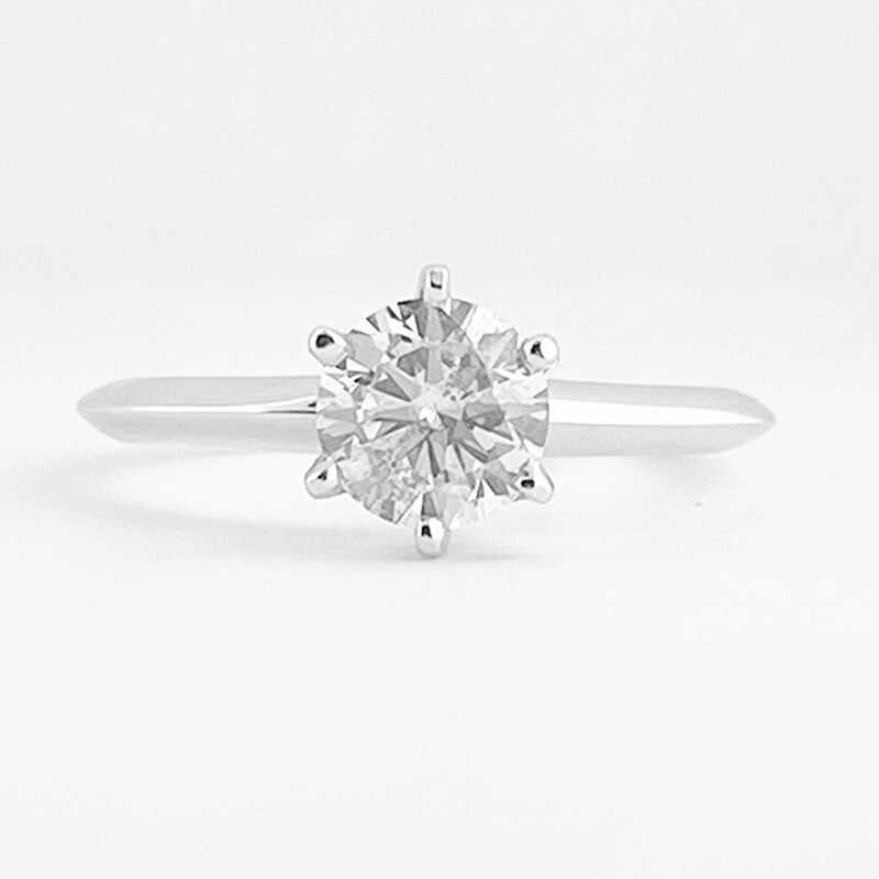 Round Cut Solitaire Engagement Ring