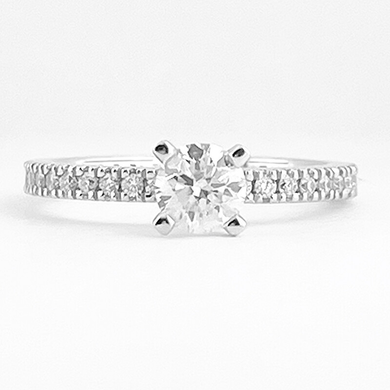 Round Cut Engagement Ring