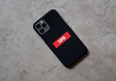Cover nera minimal da personalizzare