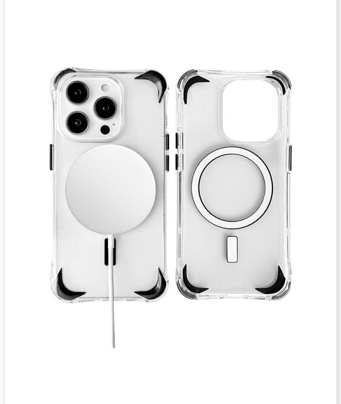 Cover trasparente magnetica con bordi rinforzati