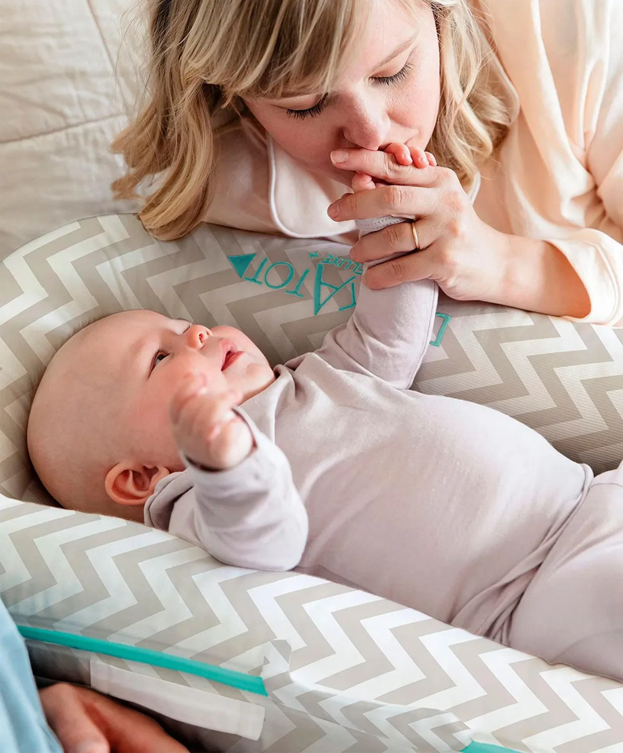 Cozy Nest: Dockatot® Deluxe+ Dock – Silver Lining