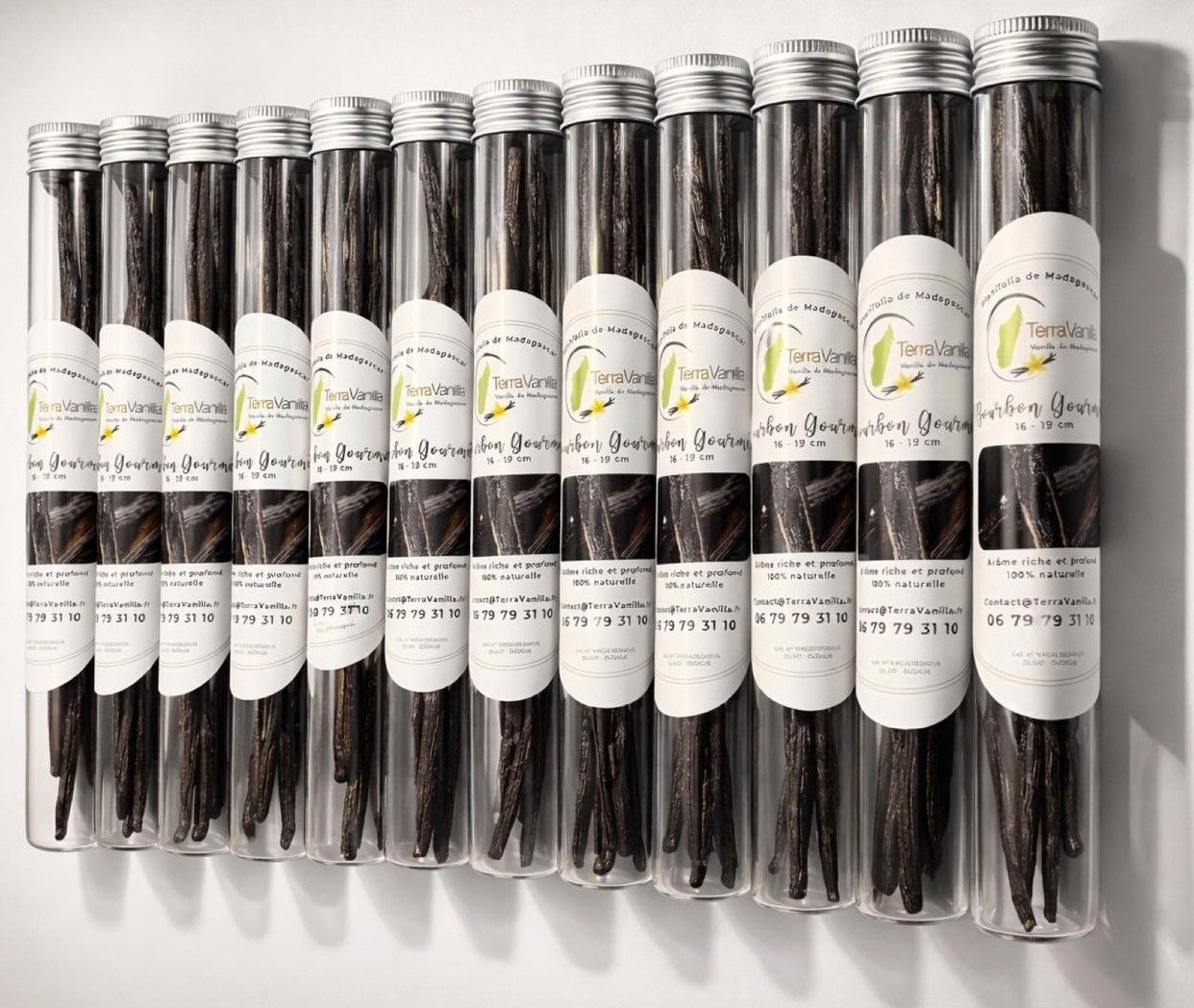 4 Beans, Bourbon Gourmet, Madagascar Vanilla, Glass Tube | MOQ: 12 pcs. | Free label customization for orders over 120 pcs.