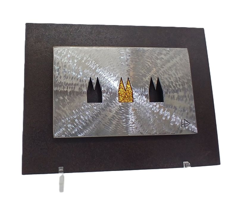 Dom Platte3D Kreuzschliff-3Ausschnitte und HP in Rostoptik.