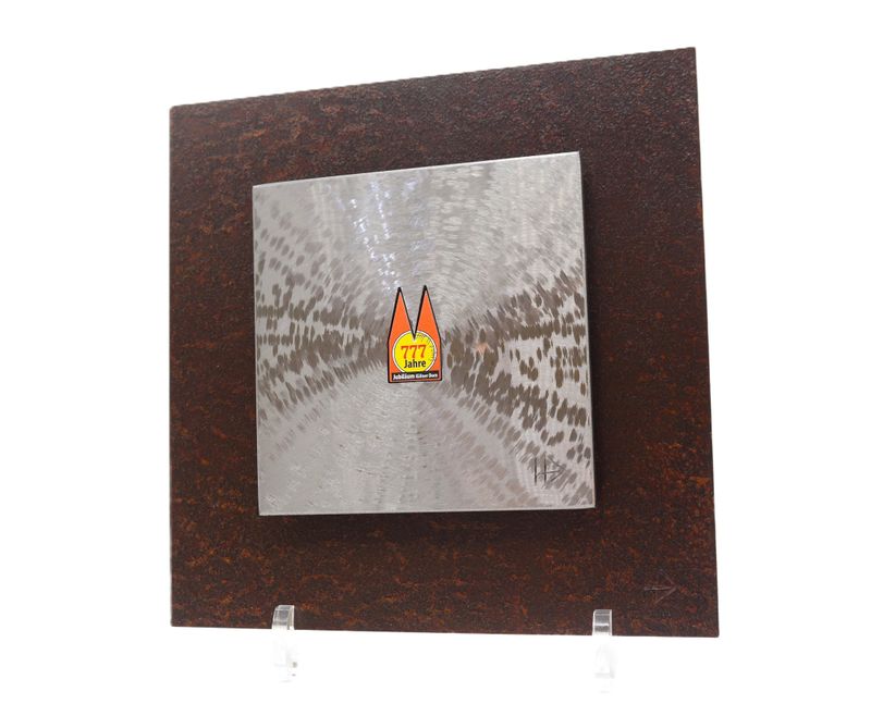 Dom Platte3D Kreuzschliff-1Ausschnitt und HP in Rostoptik.