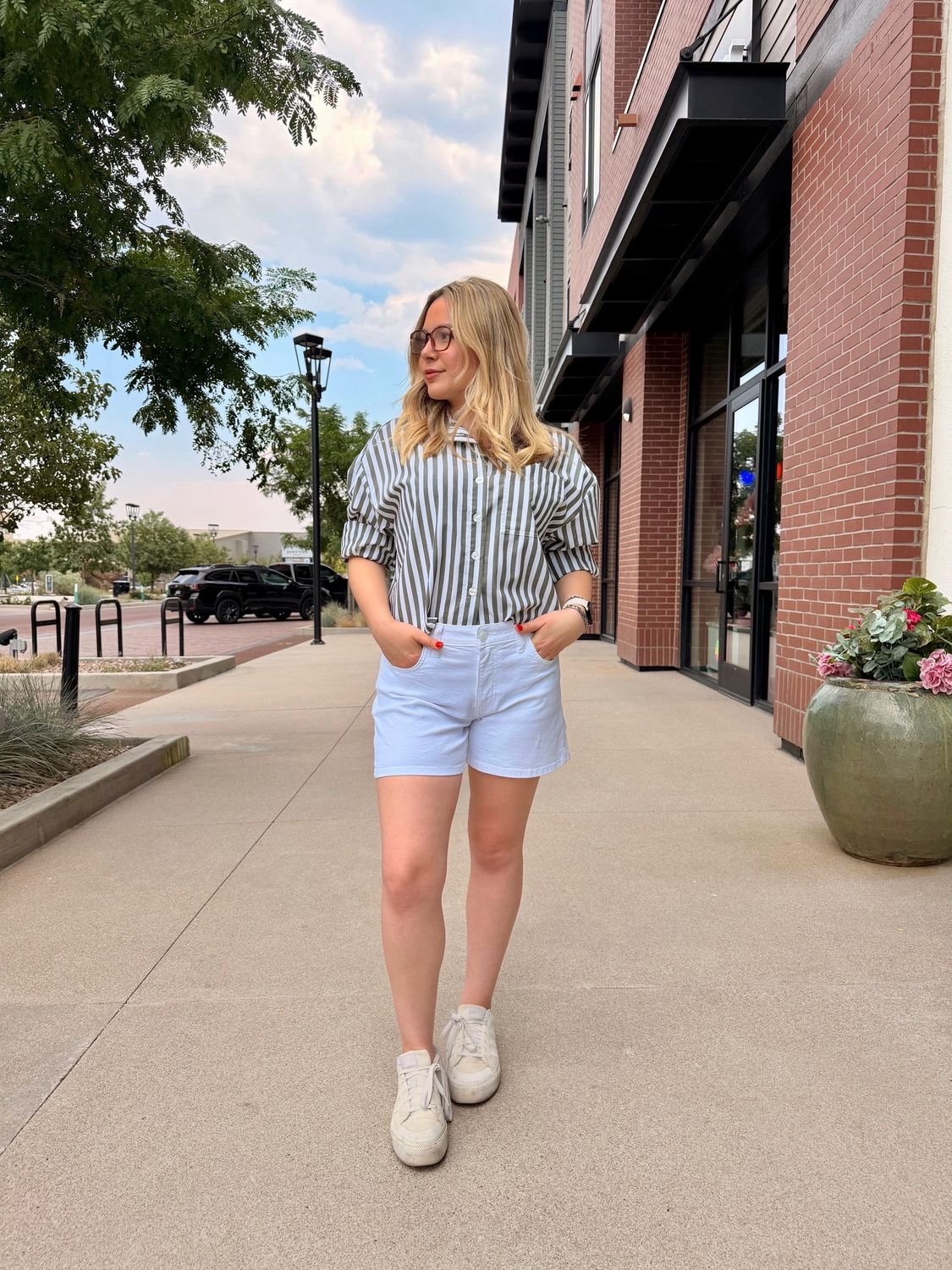 Kut From The Kloth Jane High Rise Short Reg Hem