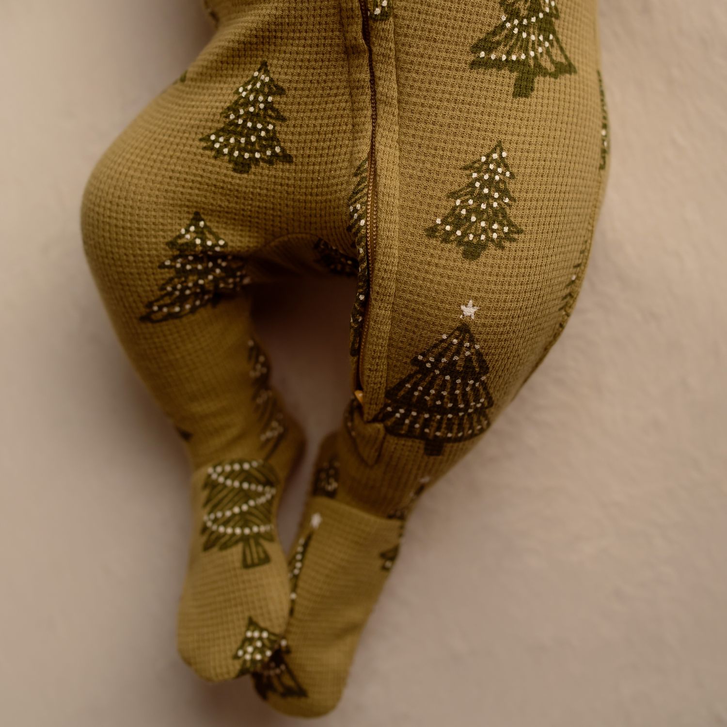 L'ovedbaby Holiday Thermal 2-Way Zipper Footie &amp; Cap Set