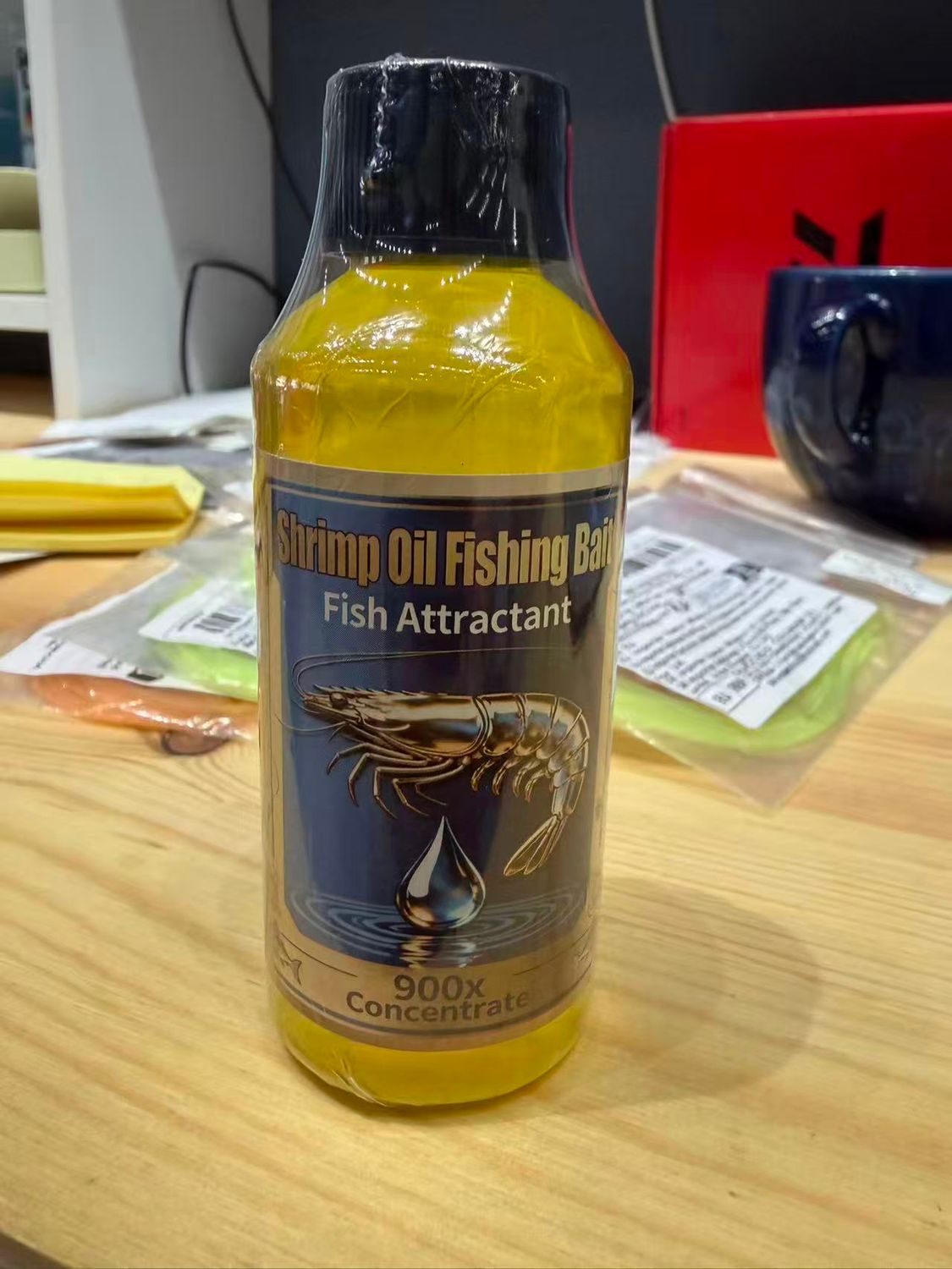 Fish attract-shrimp oil