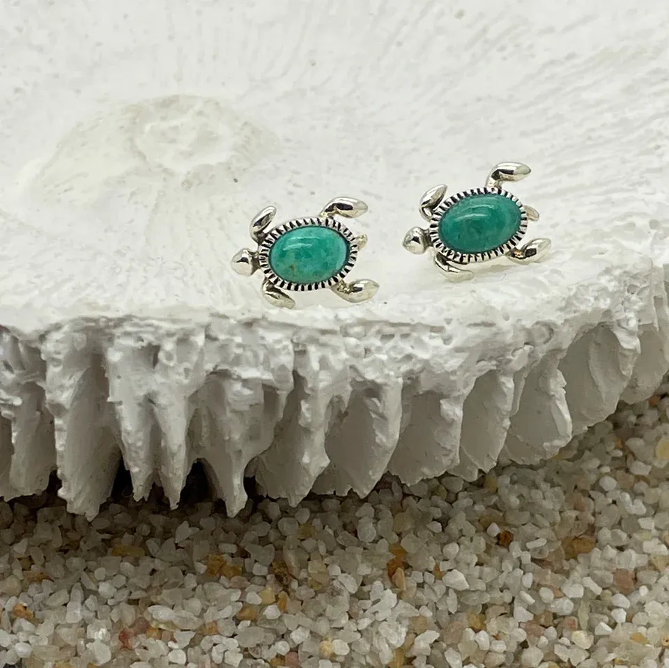 Turquoise Sea Turtle Stud
