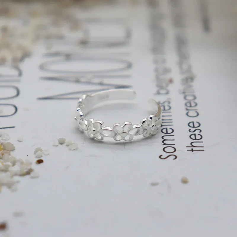 Petal Toe Ring