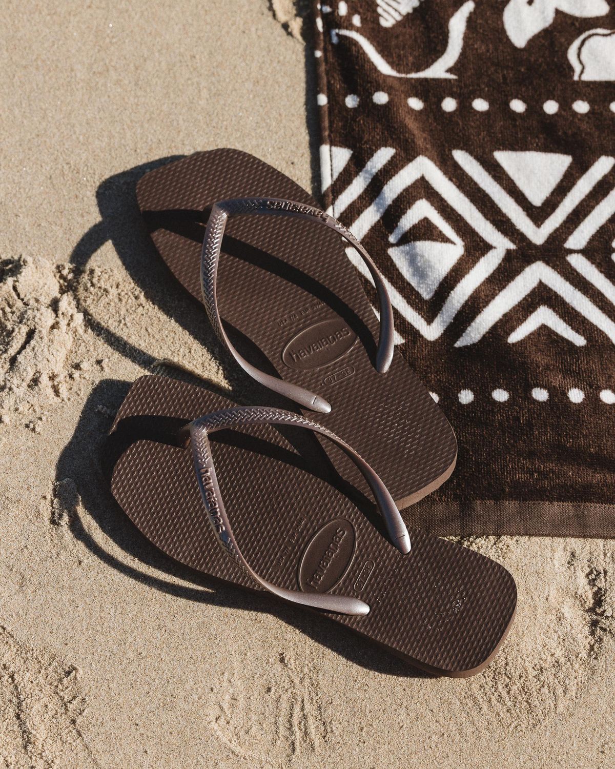 Slim Square Toe Thongs