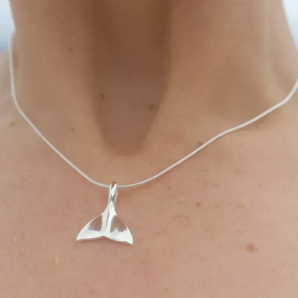 Artio Whale Tail Necklace
