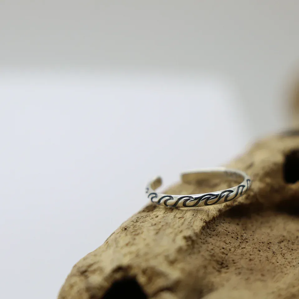 Mini Wave Toe Ring, Color: Silver