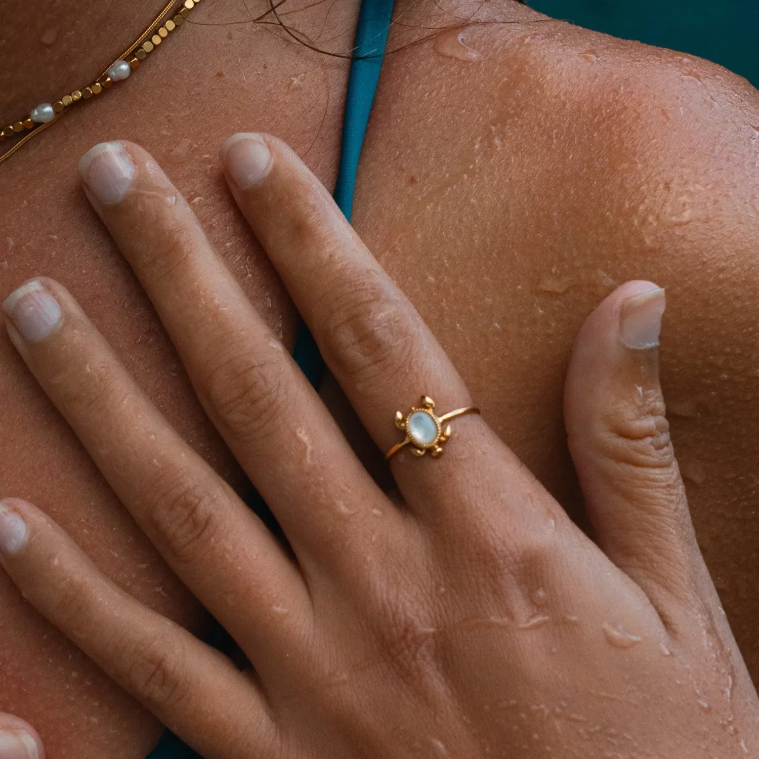 Sea Turtle Ring Mother Of Pearl, Color: Gold, Size: 6