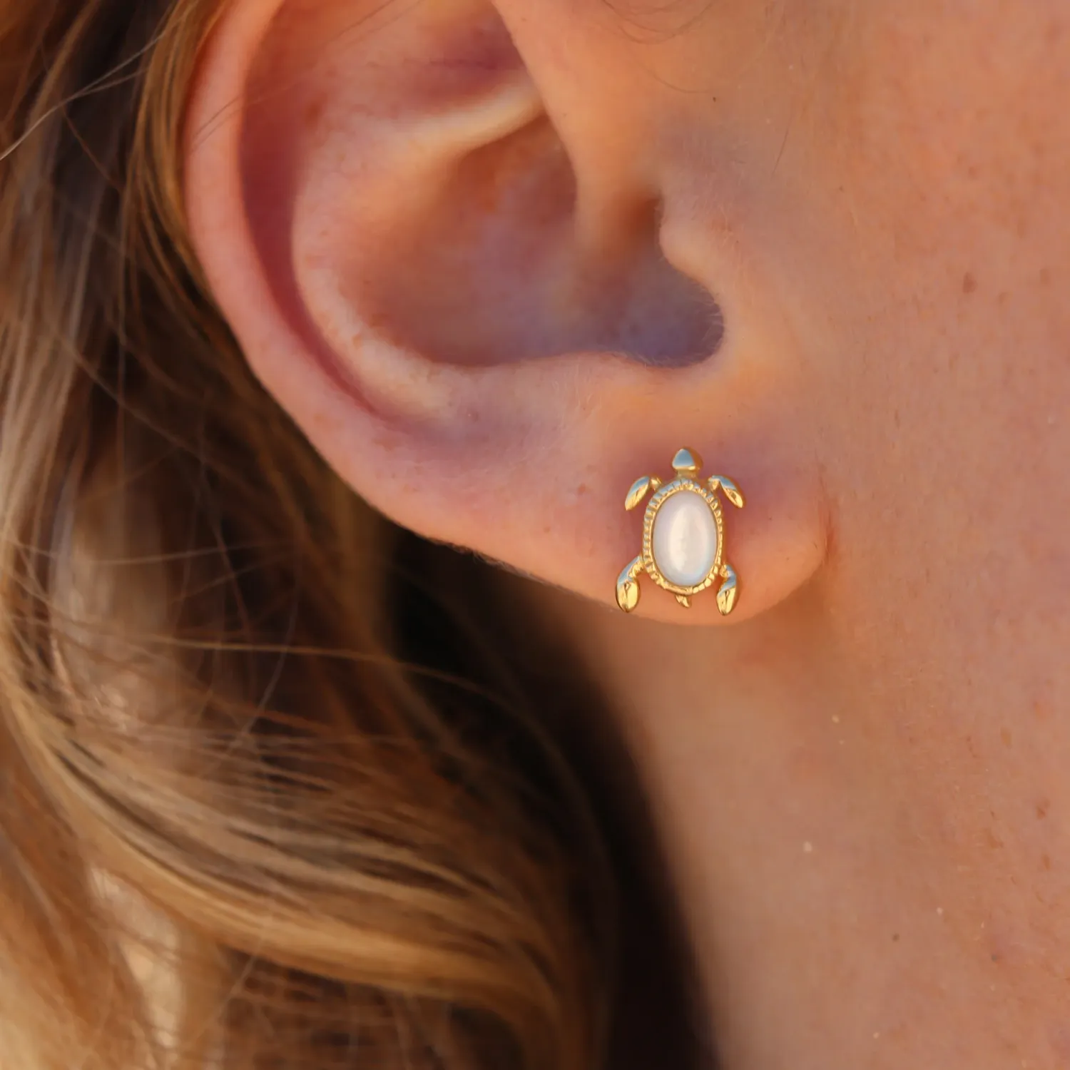 Sea Turtle Mother Of Pearl Stud