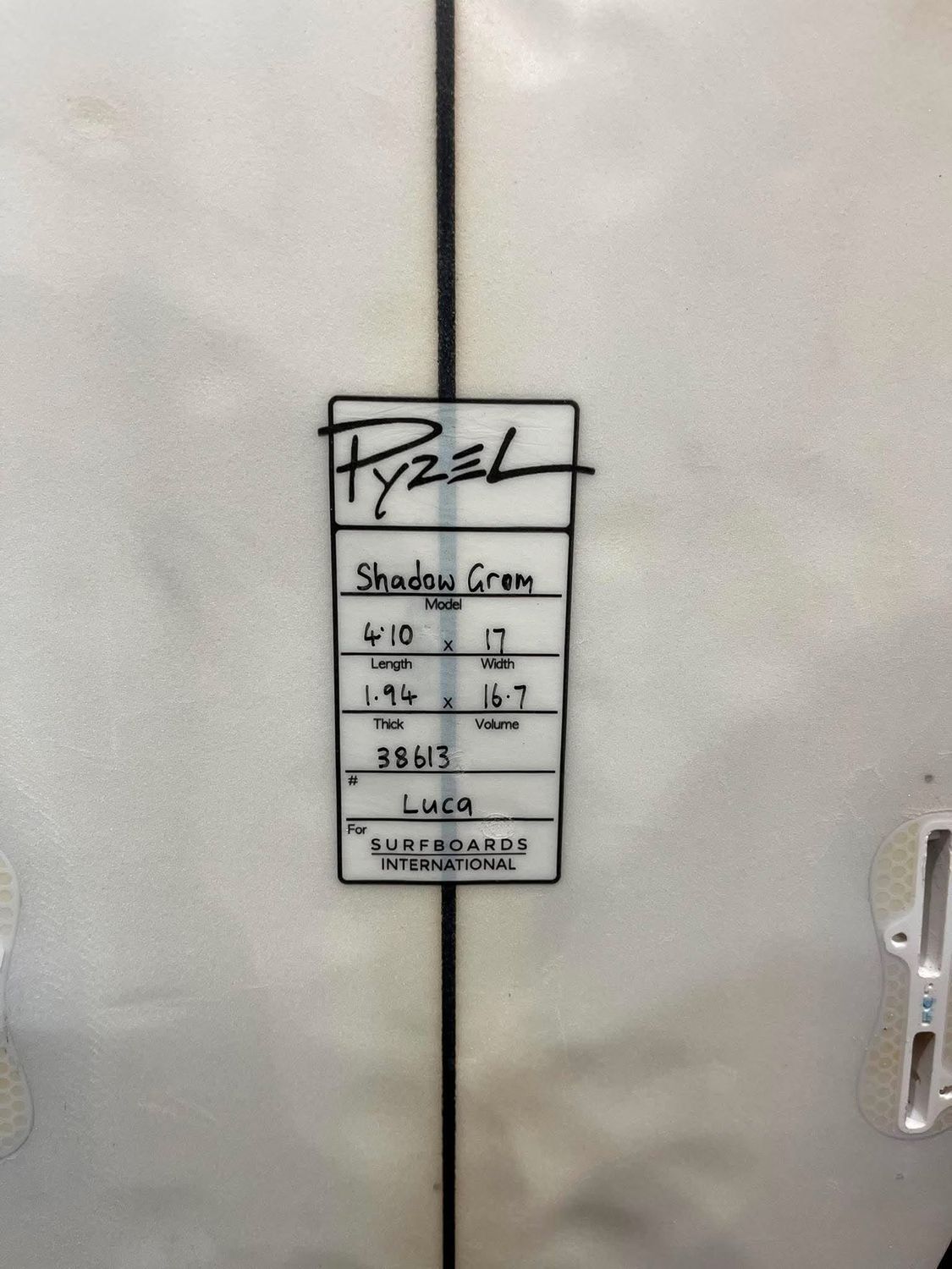 4'10 White Pyzel