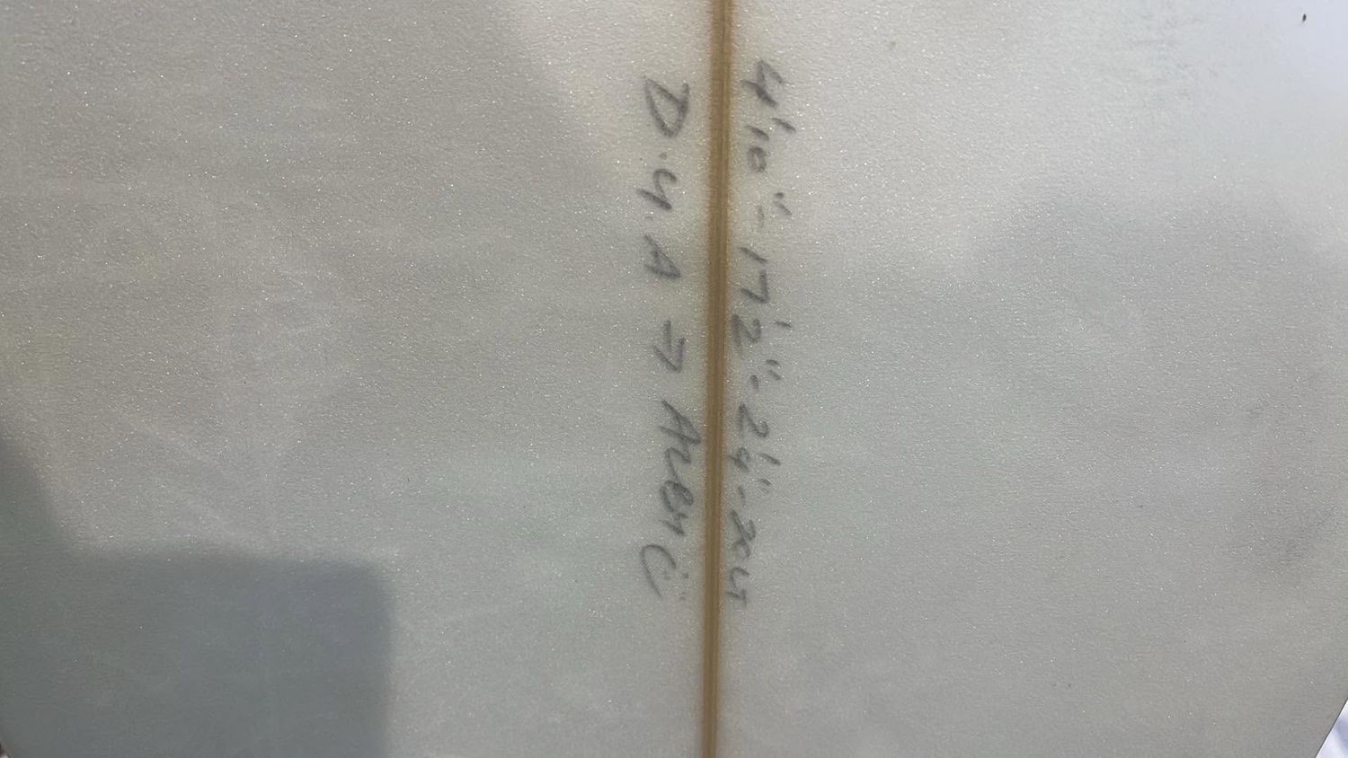 4'10 Double Yew Ay with fins and leash