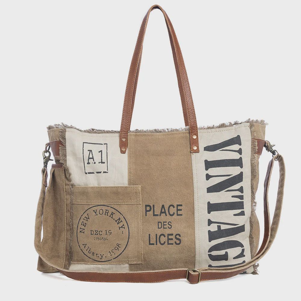 Queen Creek Weekender Bag in Sandstone