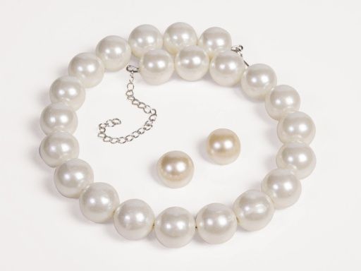 50's Pearl Necklace &amp; Earrings