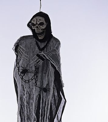 Large black Ghost with Chain