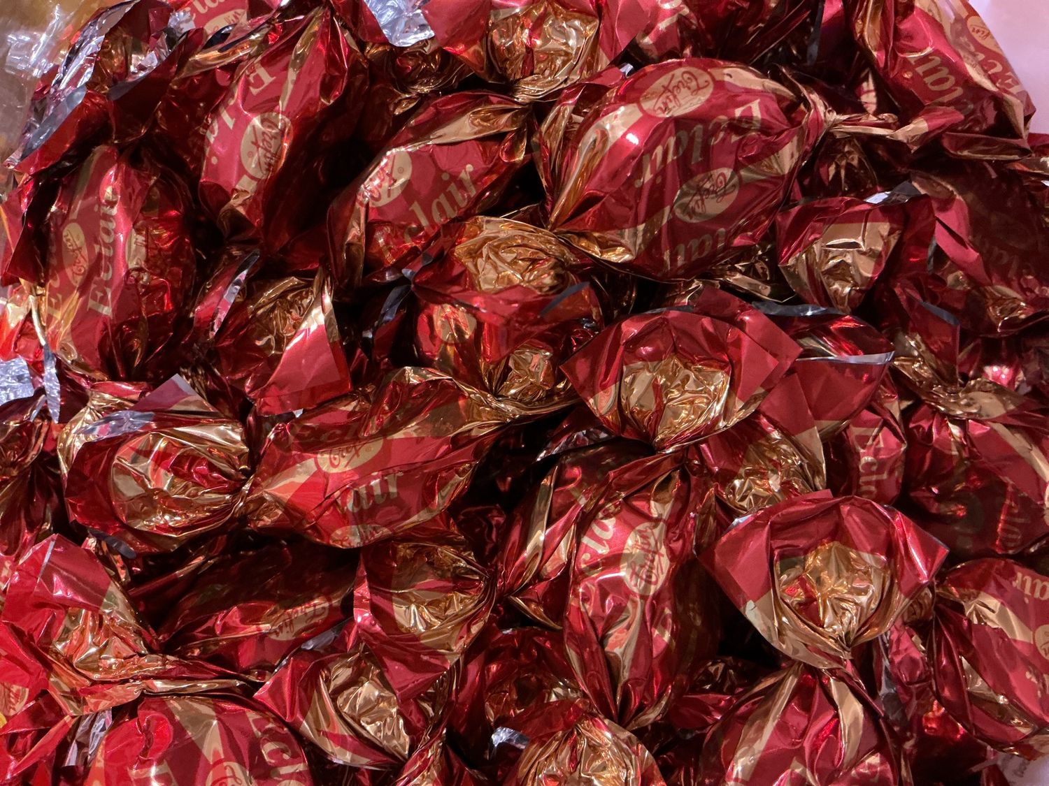 Eclair ( caramel, binnen chocolade)