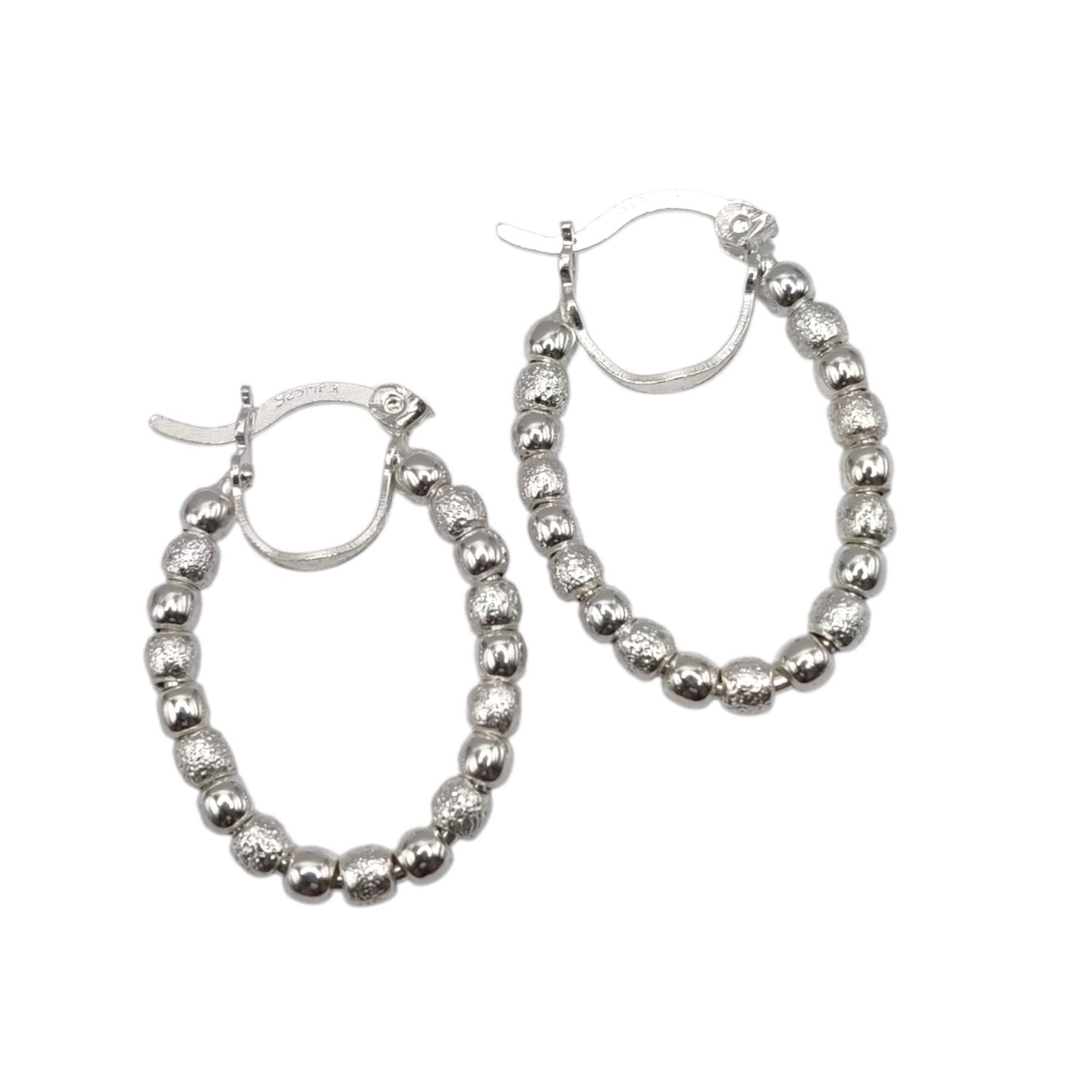 ARETE OVALADO DE BOLITAS 3MM, 3 CM LARGO, PLATA .925