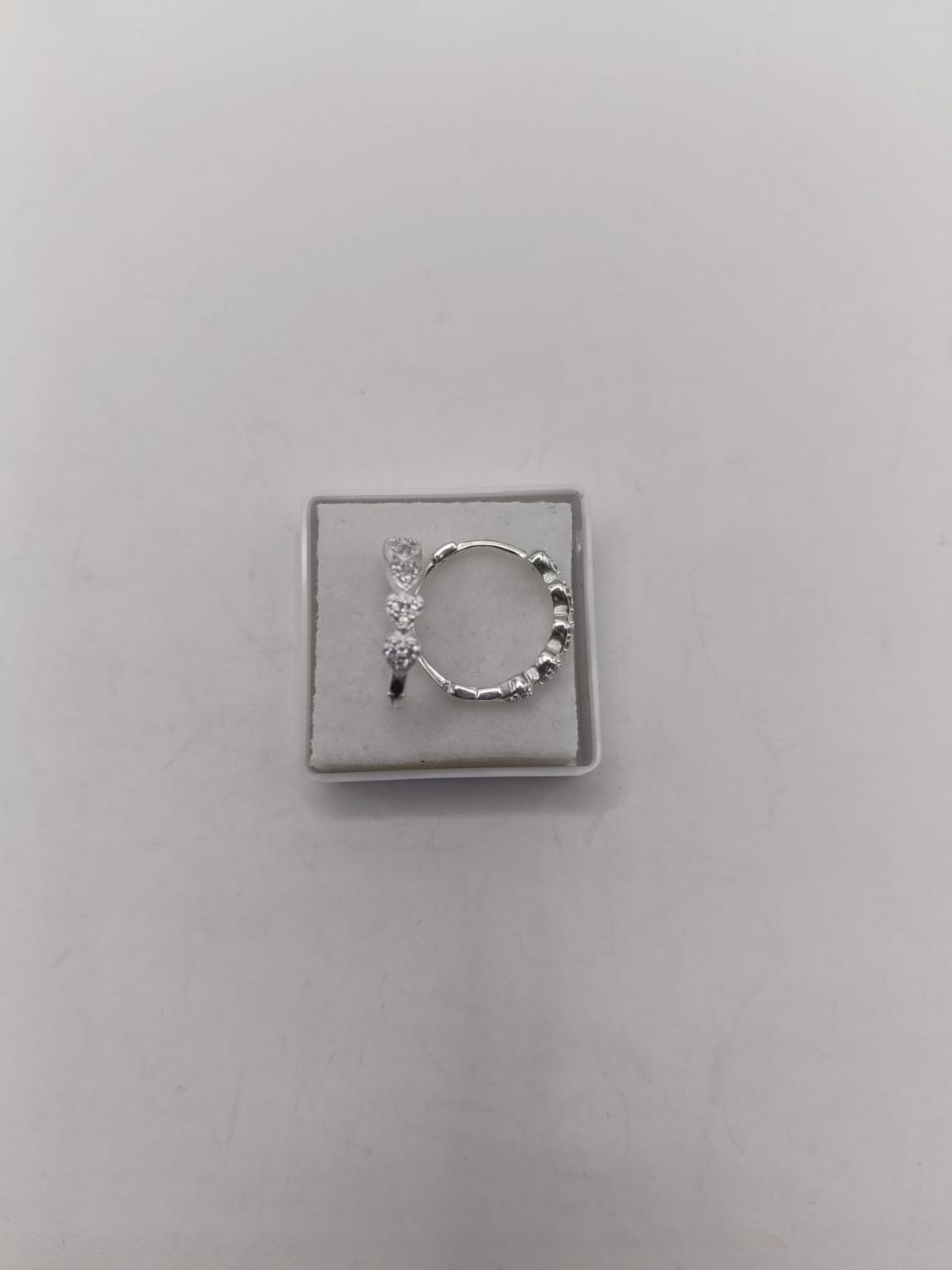 HUGGUI CORAZONES CON CZ, 1.6 CM, PLATA .925 (Volver a tomar)