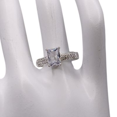 ANILLO CZ RECTANGULAR CON MINI CA, # 6, PLATA .925