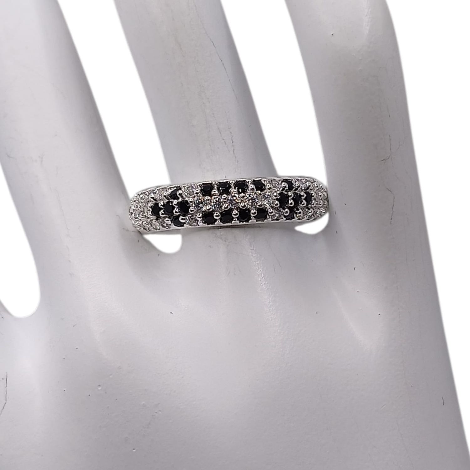 ANILLO CZ NEGRA Y BCA # 6.5, PLATA .925