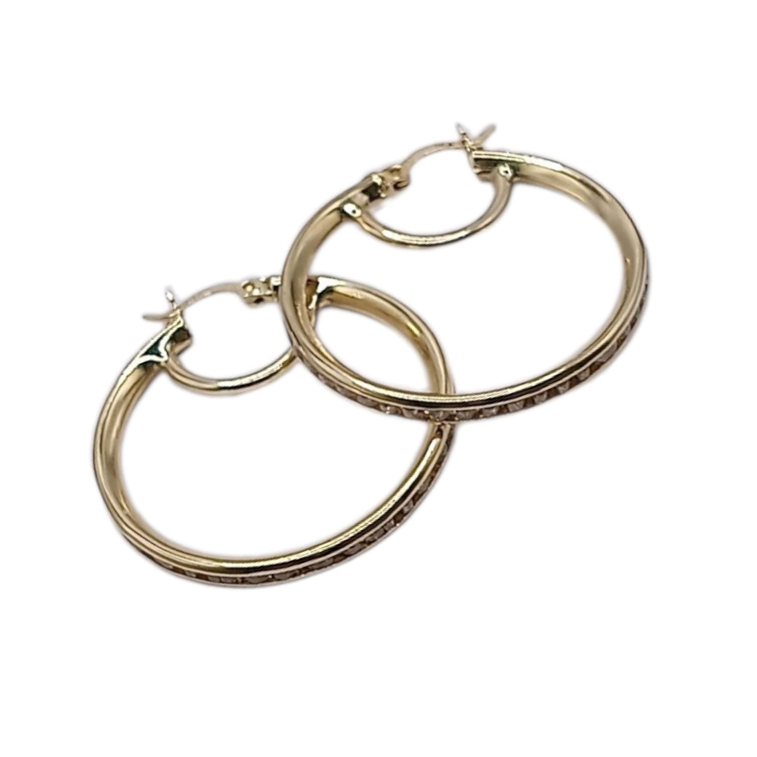 ARRACADA CANAL CON CZ, 3.1 CM, ORO 10K