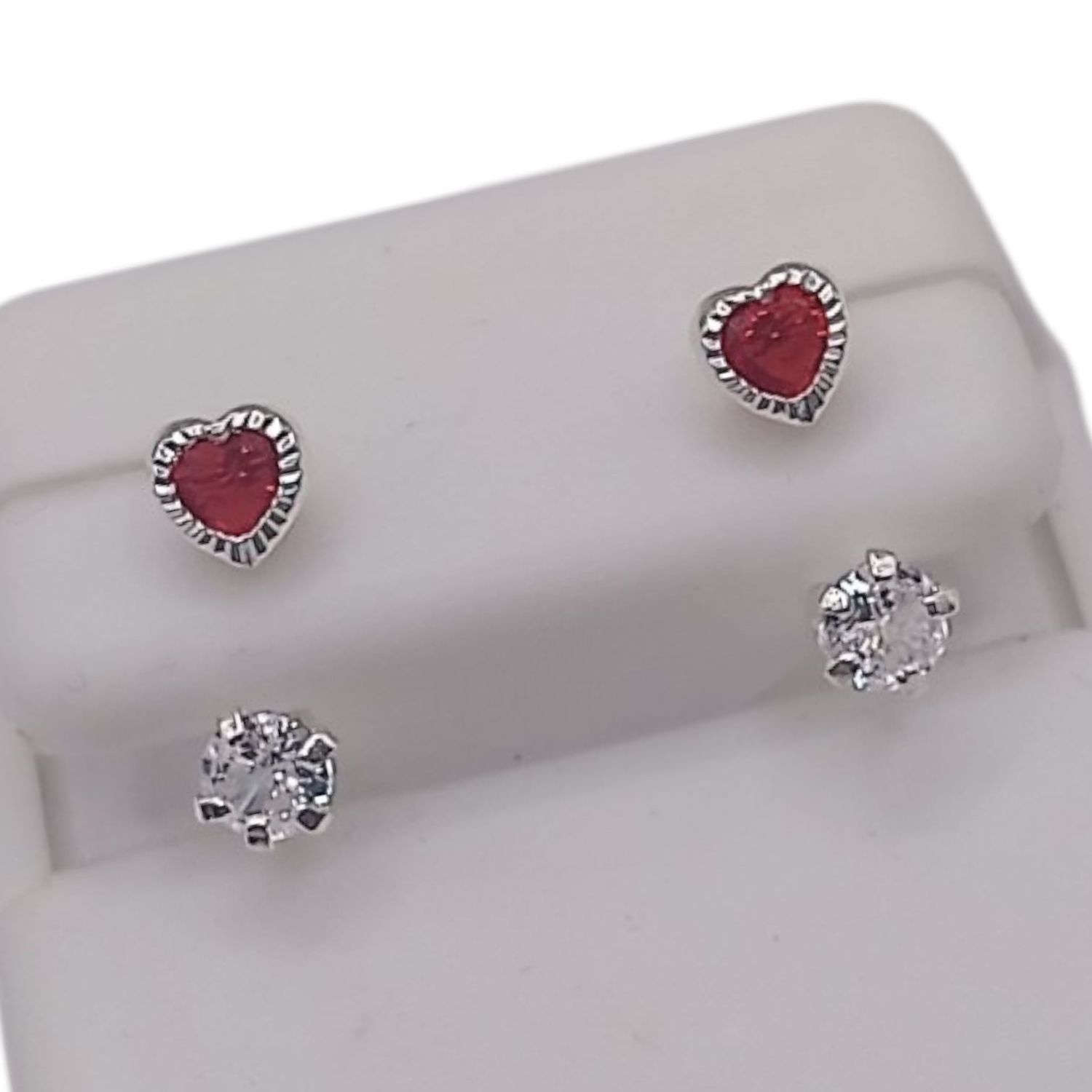 BROQUEL CURVO CORAZON CZ ROJA, PLATA .925