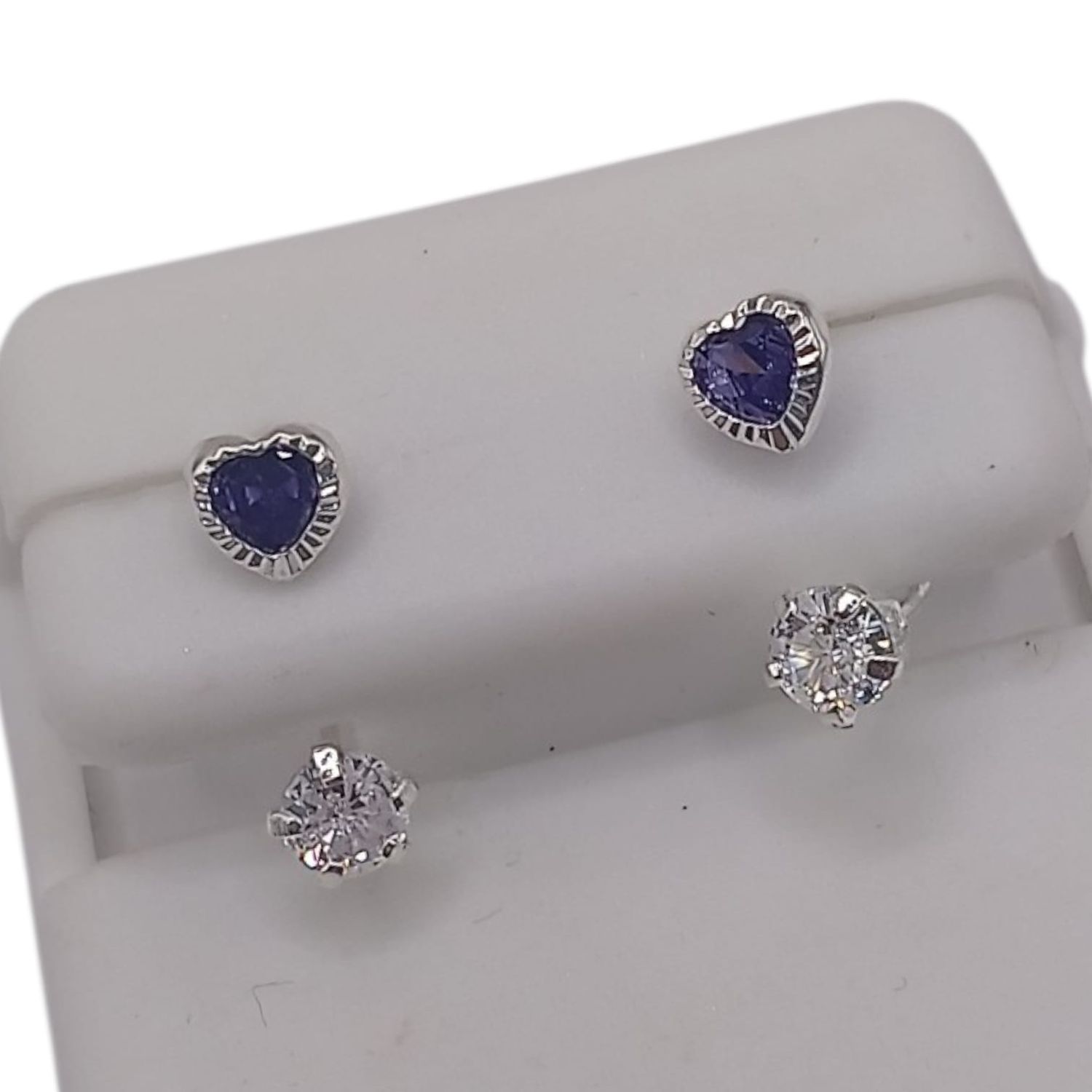 BROQUEL CURVO CORAZON CZ LILA, PLATA .925